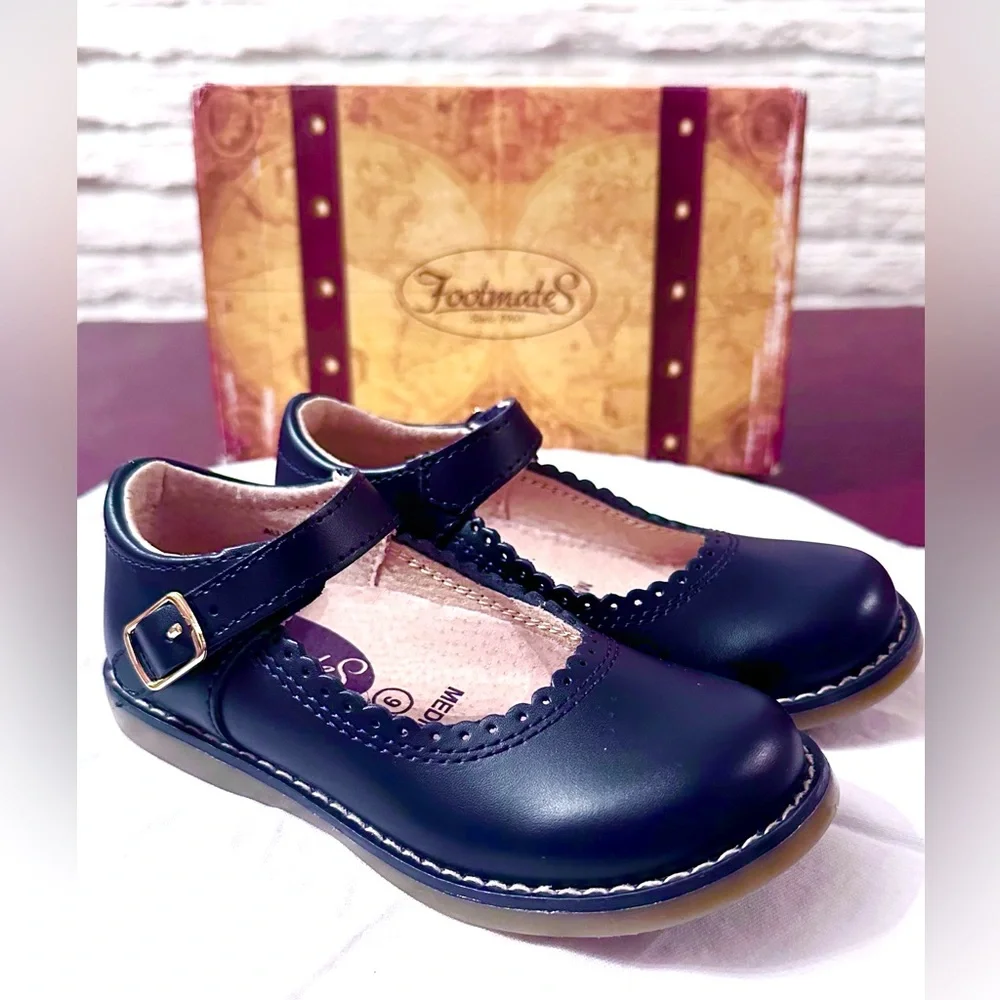 NWOT Adorable ALLIE Footmates Leather Shoes NAVY Blue in original box-Size 9 M/W